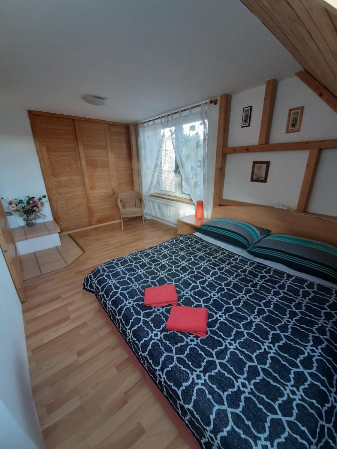 Apartmany Pod Hradem Holstejn Exterior photo