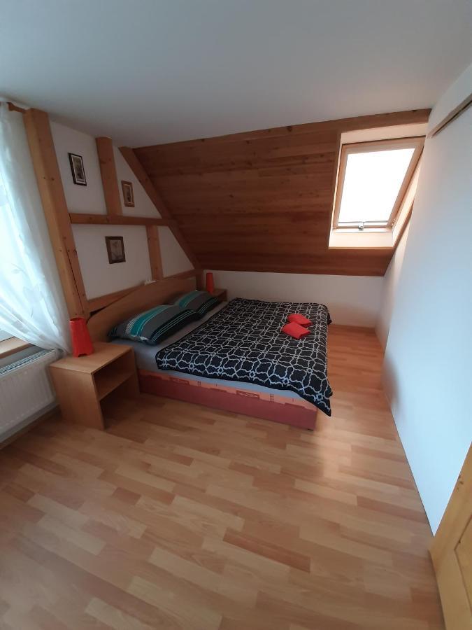Apartmany Pod Hradem Holstejn Exterior photo